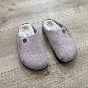 Birkenstock Zermatt girls shearling slippers in soft pink wool felt size 30